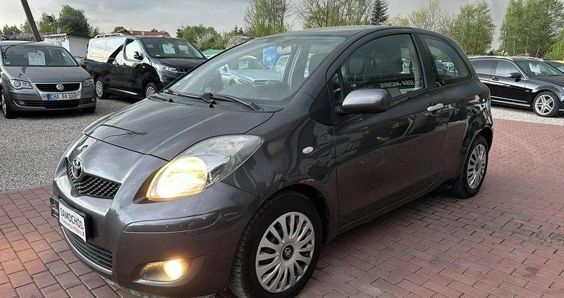 Toyota Yaris cena 14900 przebieg: 231000, rok produkcji 2010 z Łomianki małe 191